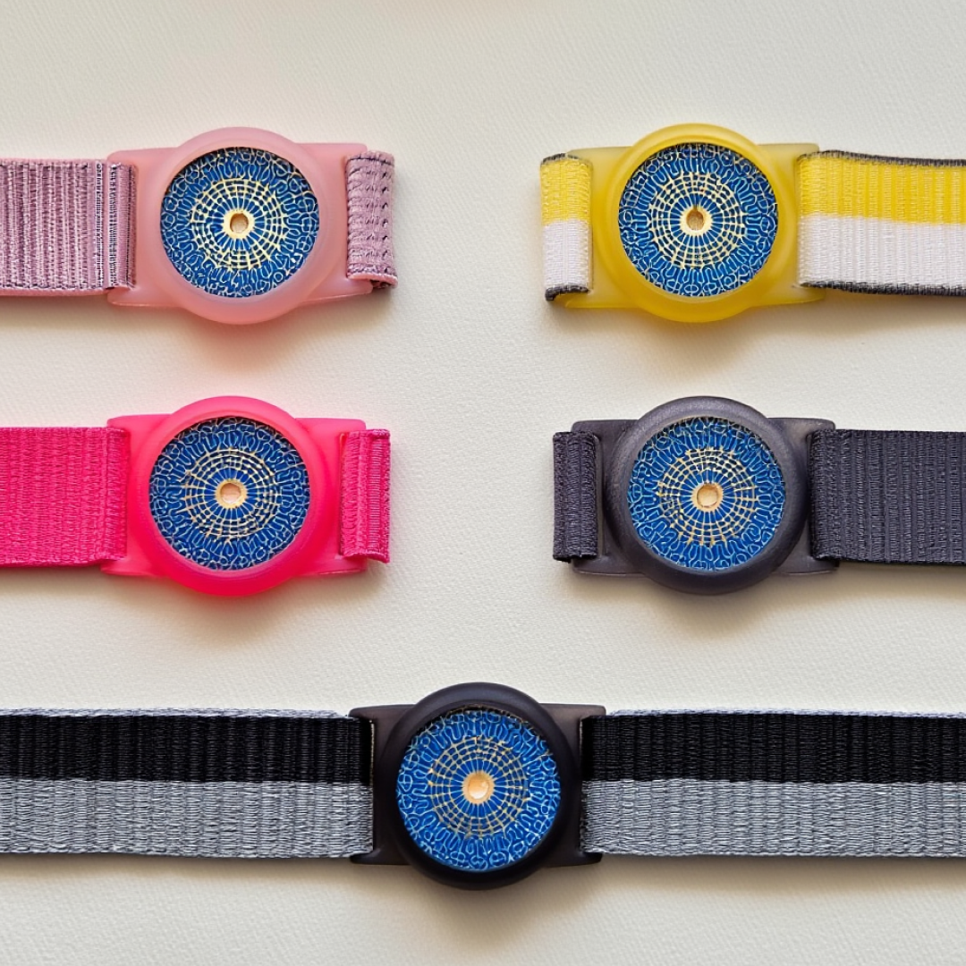 Aurabits Portable frequency device for natural balance and calm - anytime, anywhere.